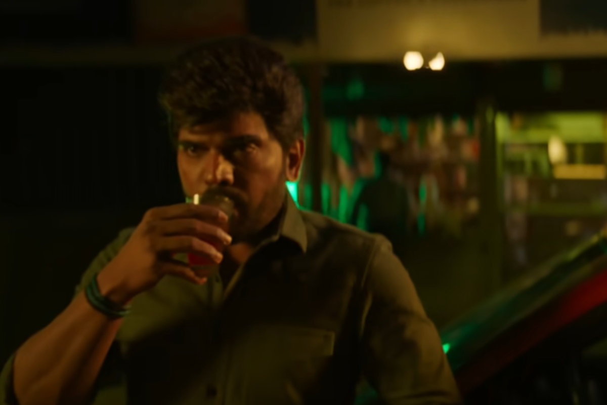 ஜனநாயகன் விஜய் போல் கையில் தீப்பந்தத்துடன் வந்த லெஜண்ட் சரவணன்.. மிரட்டலான லீடர் பட டீசர்.. | Legend Saravanan Leader Movie Official Teaser