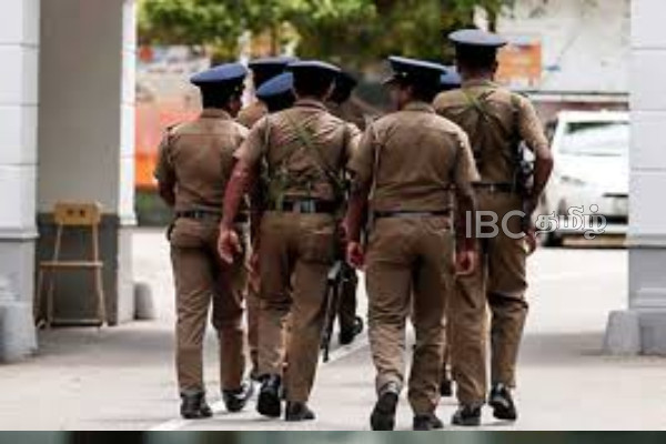 காவல்துறையின் அறிவிப்பை மீறி பயணித்த வான் மீது துப்பாக்கி பிரயோகம் | Gunfire Was Fired At A Van