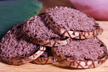 நீரிழிவு நோயாளிகளுக்கு பிடித்த சிவப்பரிசி இடியாப்பம்....இனி இப்படி செய்து ருசியுங்கள்!