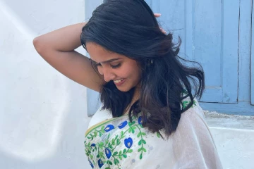 அனிகா சுரேந்திரனா இது.. சேலையில் அழகிய போட்டோஷூட்