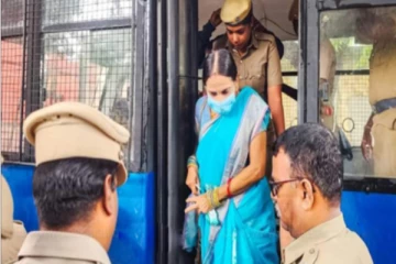 காவல்நிலையத்தில் கடைசி கையெழுத்து! மகிழ்ச்சியுடன் நீல நிற புடவையில் வந்த நளினி