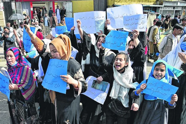 பறிக்கப்படும் பெண் சுதந்திரம் - கோரமுகம் காட்டும் தாலிபான்கள்! | Taliban Prohibits Female Students To Go Foriegn