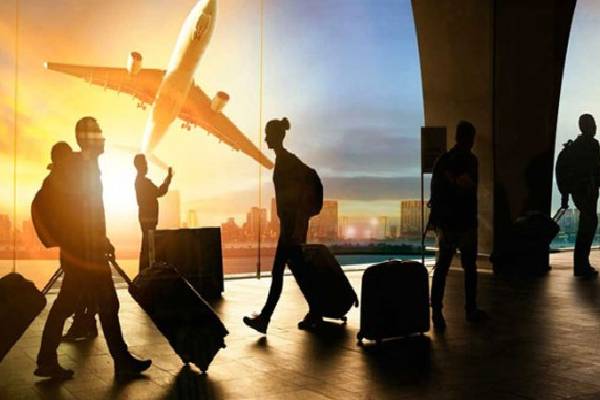 பிரித்தானியாவில் வேலை வாங்கித்தருவதாக மில்லியன் கணக்கான பணமோசடி | Woman Arrested For Job Smuggling In The Country