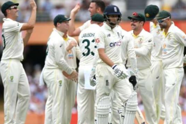 ‘’கொஞ்சம் நல்ல மாரி ரொம்ப வேற மாரி ‘’  -  ஆ‌ஷஸ் முதல் டெஸ்ட் 147 ரன்னில் சுருண்டது இங்கிலாந்து - தமிழ்நாடு