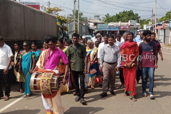 முல்லைத்தீவில் மாவீரர்களின் பெற்றோர் கௌரவிப்பு(படங்கள்) | Parents Of Maveerar In Mullaitivu Felicitated