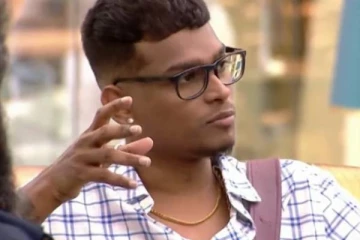 தடவல் மன்னன்-ன்னு, என் பேர் கெட இவர் தான் காரணம்!! பழியைத் தூக்கி போட்ட அசல் கோளாறு..