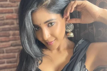 சிக்ஸ்பேக்ஸ் காமித்து பிக்பாஸ் நடிகை வெளியிட்ட புகைப்படம்! ஷாக்காகும் ரசிகர்கள்..
