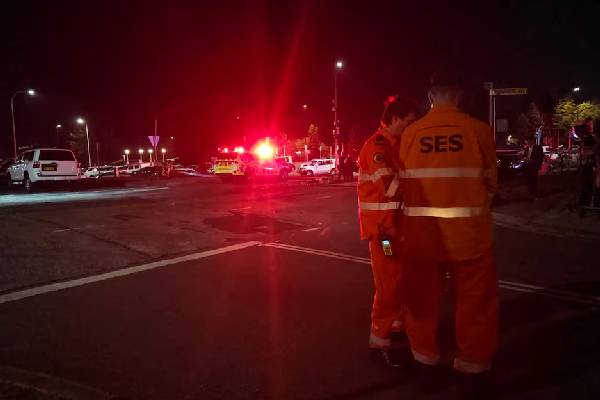 போண்டி துப்பாக்கிச் சூடு... உலகம் முழுவதும் தீவிரப்படுத்தப்பட்ட Hanukkah பாதுகாப்பு | Hanukkah Security Ramped Up போண்டி துப்பாக்கிச் சூடு... உலகம் முழுவதும் தீவிரப்படுத்தப்பட்ட Hanukkah பாதுகாப்பு | Hanukkah Security Ramped Up