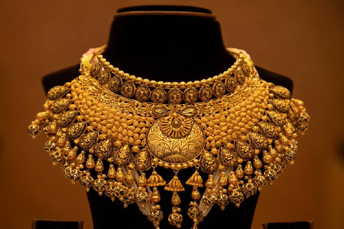 இலங்கையில் 4,000 ரூபாயினால் அதிகரித்த தங்க விலை | Gold Price Increase In Sri Lanka And World Market இலங்கையில் 4,000 ரூபாயினால் அதிகரித்த தங்க விலை | Gold Price Increase In Sri Lanka And World Market