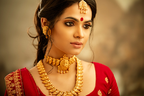 இன்று இல்லத்தரசிகளை குளிர்வித்த தங்கவிலை! | Today The Housewives Are Cool Gold Prices