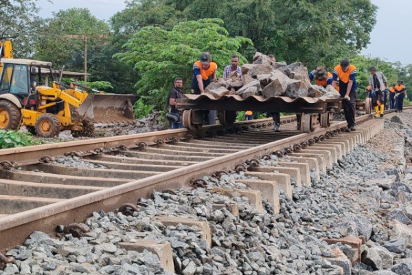 யாழ் - கொழும்பு தொடருந்து சேவை குறித்து வெளியான அறிவிப்பு | Colombo To Jaffna Train Service Re Start January யாழ் - கொழும்பு தொடருந்து சேவை குறித்து வெளியான அறிவிப்பு | Colombo To Jaffna Train Service Re Start January