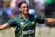 பணத்திற்காக கிரிக்கெட் விளையாட்டை ஐசிசி அழித்து வருகிறது! ஜாம்பவான் சோயிப் அக்தர் காட்டம்