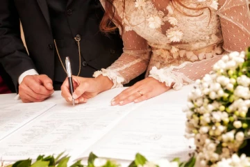 வெளிநாட்டு பிரஜைகள் இலங்கையில் உள்ளவர்களை பதிவுத் திருமணம் செய்வது தொடர்பில் வருகிறது புதிய நடைமுறை!