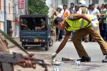 கிளிநொச்சியில் காரில் பயணித்தவர்கள் மீது துப்பாக்கிச் சூடு