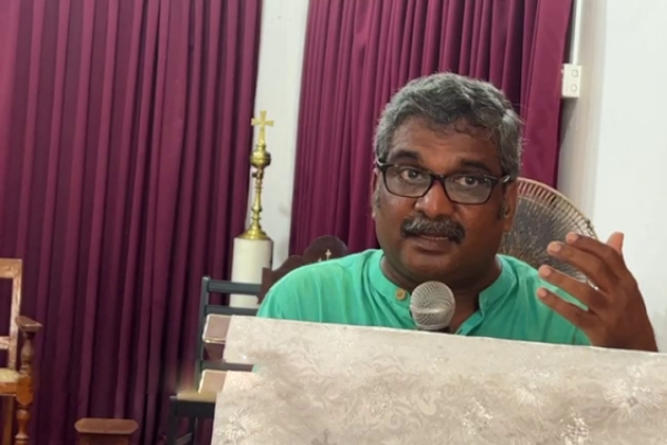 அரசின் மேல் கத்தி தொங்குகிறது; எச்சரிக்கும் அரசியல்ஆய்வாளர்! | A Knife Hangs Over The Government Political
