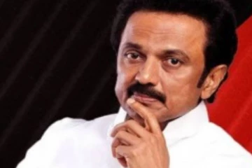 கோடங்கி வேடத்தில் வாக்கு சேகரித்த திமுக வேட்பாளர்! வேலூரில் நிகழ்ந்த சுவாரஸ்ய சம்பவம்