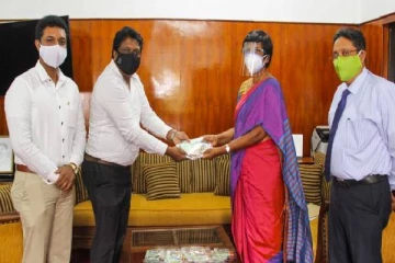 21 உள்ளூர் மூலிகை மூலப்பொருட்களை பயன்படுத்தி தயாரிக்கப்பட்ட முகக்கவசம்