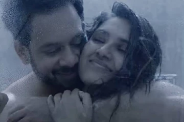 ஜெய்யை தொடர்ந்து அந்த நடிகருடன் தொடர்ந்து லவ் ரொமான்ஸ் தான்!! காயத்தோடு வீட்டுக்கு போன வாணி போஜன்