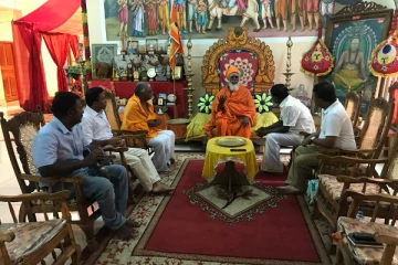 நல்லை ஆதீன முதல்வரை சந்தித்த தொல்பொருள் திணைக்களத்தின் பணிப்பாளர் (PHOTOS)