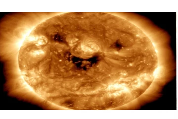 Wow... சிரிக்கும் சூரியன்... - புதிய படத்தை வெளியிட்ட நாசா... - பிரமிக்க வைக்கும் வீடியோ வைரல்...!