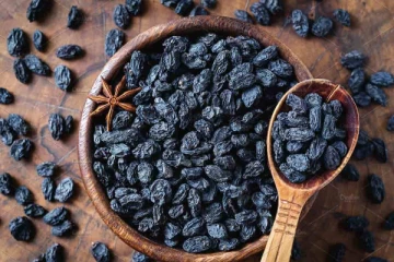கருப்பு திராட்சையில் கொட்டிக் கிடக்கும் நன்மைகள்!