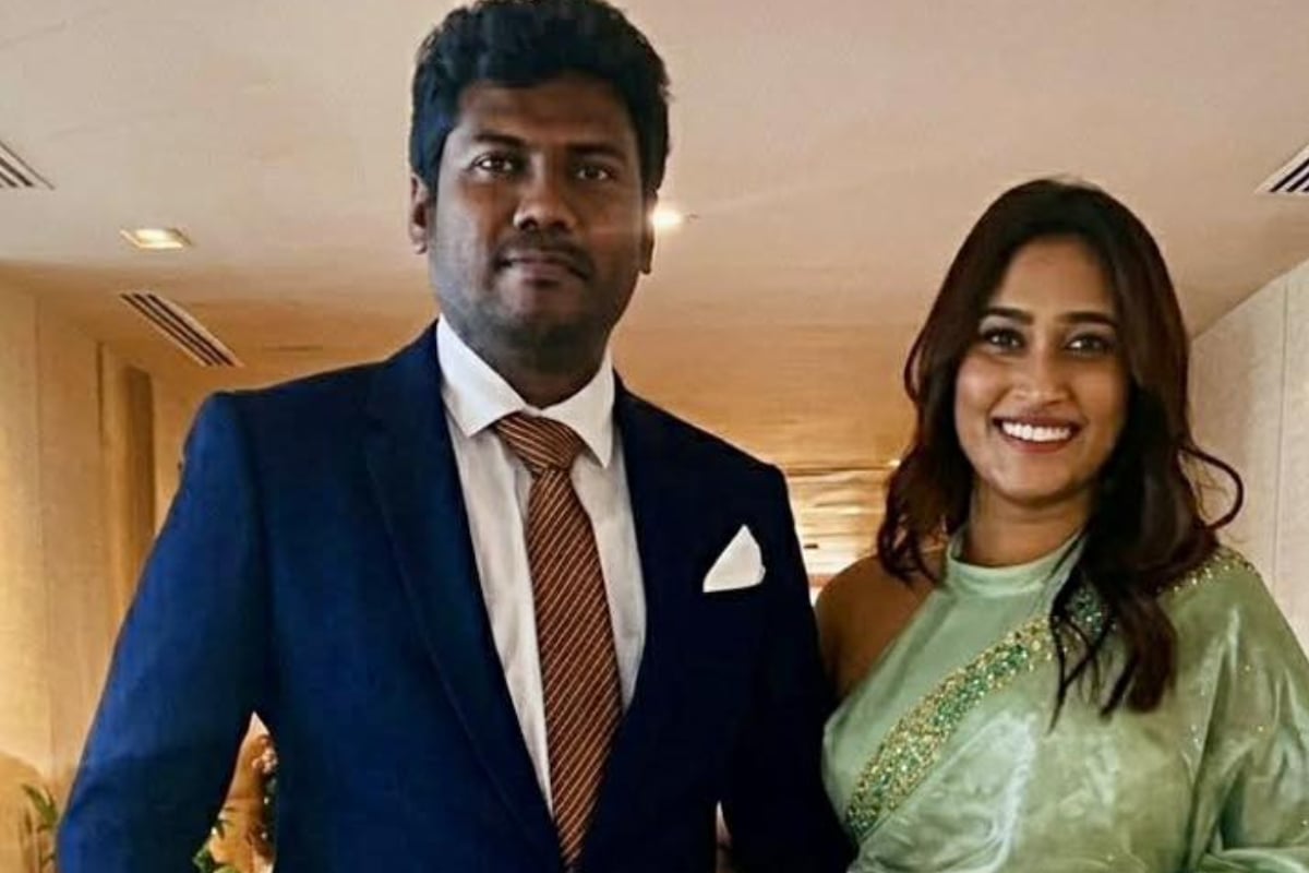 இலங்கையில் நடுவீதியில் கோர விபத்தில் சிக்கியவர்களின் உயிரை காப்பாற்ற போராடிய வைத்திய தம்பதி | Humanity During An Accident