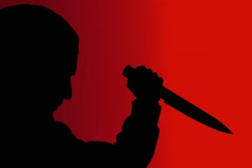 காதல் விவகாரம் - சகோதரியின் தலையை வெட்டி காவல் நிலையம் சென்ற சகோதரன்!