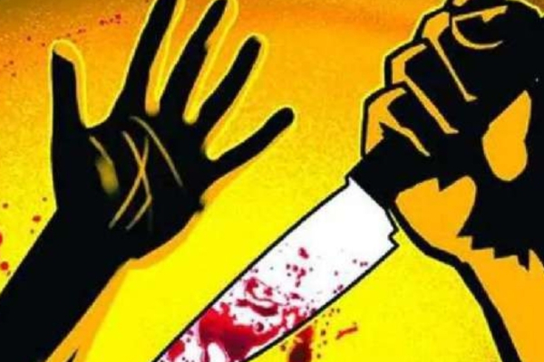 வயதான முதியவரை மர்ம கும்பல் சுற்றி வளைத்து கத்தியால் குத்தி கொடூர கொலை! | Surrounded Old Man Brutally Stabbed Death வயதான முதியவரை மர்ம கும்பல் சுற்றி வளைத்து கத்தியால் குத்தி கொடூர கொலை! | Surrounded Old Man Brutally Stabbed Death