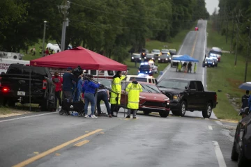 புளோரிடாவில் ஏற்பட்ட பேருந்து விபத்தில் 8 பேர் பலி