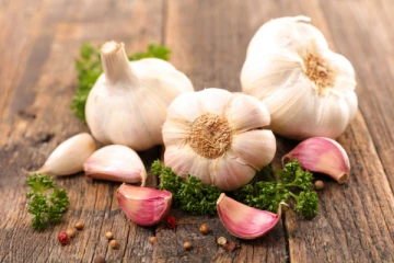 அற்புத மூலிகையான வெள்ளைப் பூண்டு: இதன் நன்மைகளை தெரிந்து கொள்ளுங்கள்!