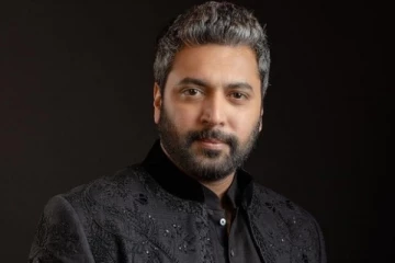 23 வயது வித்தியாசமுள்ள நடிகையுடன் கைகோர்க்கும் ஜெயம் ரவி..ஷாக்கில் ரசிகர்கள்