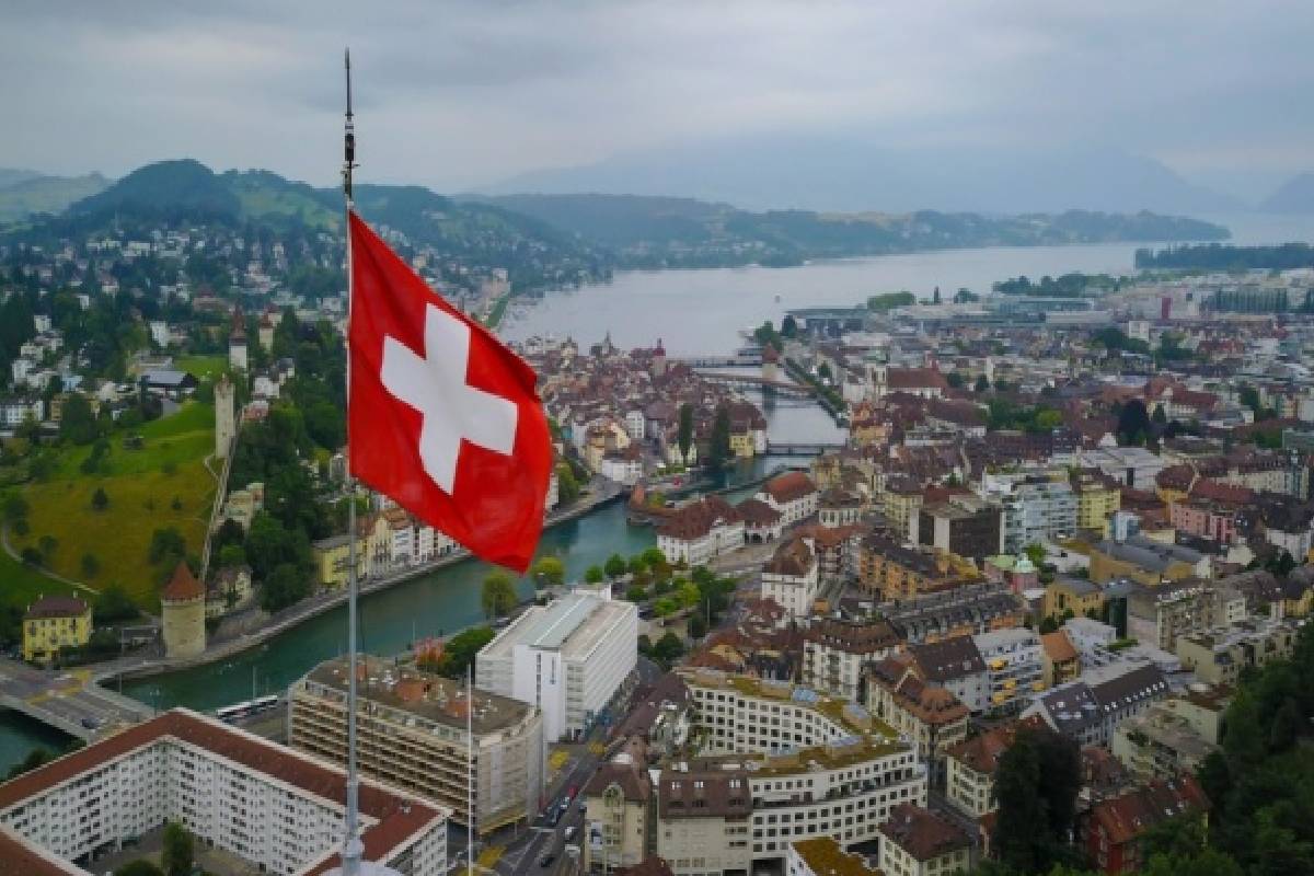 சனத்தொகை கட்டுப்பாடு யோசனையை நிராகரித்த சுவிஸ் மக்கள் | Swiss People Reject Population Control Idea