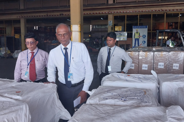 5 கோடி ரூபா பெறுமதியான வெளிநாட்டு சிகரட்டுகள் பறிமுதல் | Foreign Cigarettes Worth 50 Million Seized Airport