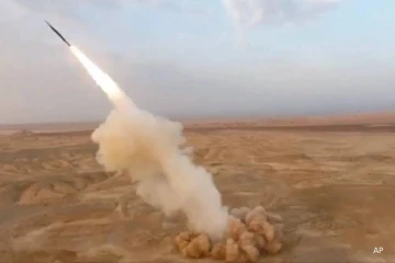 புதிய களத்திற்கு விரிவடையும் போர்... இந்தியப் பெருங்கடலில் ஏவுகணை வீசிய ஈரான்