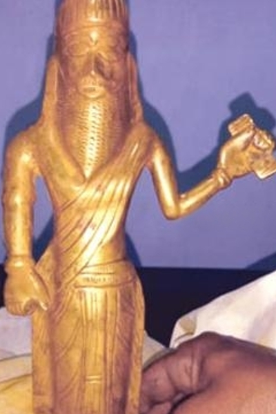 பேரூந்தில் கடத்தப்பட்ட தங்க புத்தர் சிலை : நால்வர் கைது | Golden Buddha Statue Srilanka Kidnapped By Bus