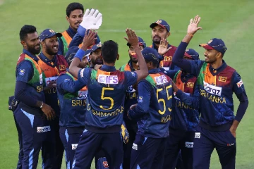 இலங்கை கிரிக்கெட் அணியின் வீரர்கள் இருவருக்குக் கோவிட் தொற்று