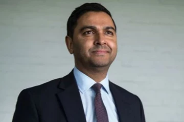 பாகிஸ்தான் கிரிக்கெட்  அணி தலைமை செயல் அதிகாரி திடீர் ராஜினாமா