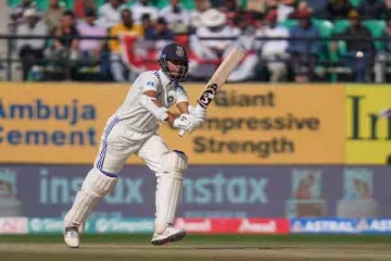 147 வருடங்களின் பின்னர் டெஸ்ட் கிரிக்கெட்டில் புதிய வரலாற்றை படைத்த இந்திய வீரர்