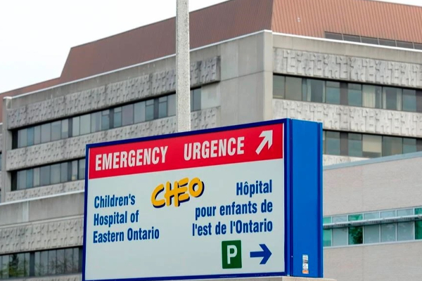 சிறார்கள் அனுமதிப்பால் திணறும் கனேடிய மருத்துவமனை | Ottawa Hospital Opens Second Intensive Care