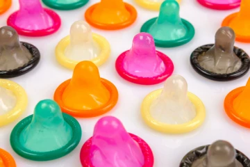 வீட்டு முகவரிக்கு ஆணுறை ஆர்டர் செய்த மகன்; பின்னர் நேர்ந்த சம்பவம்