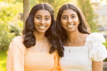 கனடாவில்  பலரின் பாராட்டைப்பெறும் ஈழத்தமிழ்  இரட்டை சகோதரிகள்!