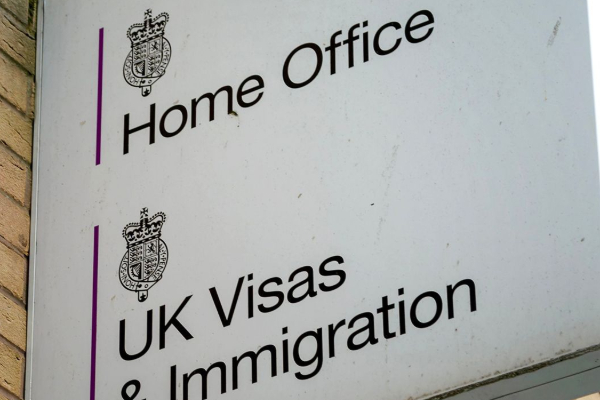 பிரித்தானியாவில் உள்ள இலங்கையர்களின் விசா பரிசீலனையால் பாரிய சிக்கல் | Britain To Review Sri Lankan Residence Visas