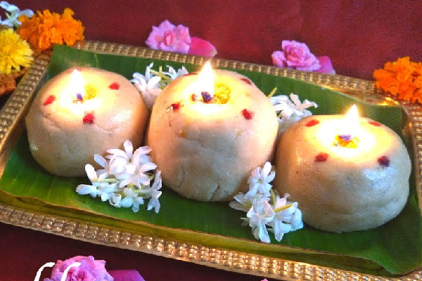 இன்று முருகப்பெருமானுக்கு உகந்த ஆடிக்கிருத்திகை; ராஜபோக வாழ்க்கை வாழ இப்படி வழிபடுங்கள் ! | Akritti Suitable For Lord Muruga Spiritual