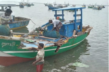 மண்டோஸ் சூறாவளி! யாழில் கடற்றொழிலாளர்களின் படகுகள் சேதம் (Video)