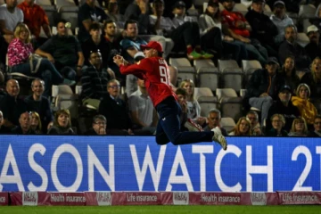 பவுண்டரி கேட்ச் ; புதிய விதி சொல்வது என்ன?