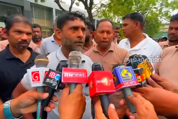 திருகோணமலையில் ஆறாவது நாளாக தொடரும் கனிய மணல் கூட்டுத்தாபன ஊழியர்களின் போராட்டம் | Kaniya Sand Corporation Employees Protest