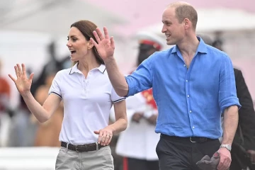 பஹாமாஸில் படகு போட்டிக்கு கலக்கலான உடையில் வந்த கேட், வில்லியம்! வைரலாகும் புகைப்படங்கள்