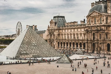 லூவ்ரே அருங்காட்சியகம் கொள்ளை: கூடுதலாக 5 முக்கிய சந்தேக நபர்கள் கைது