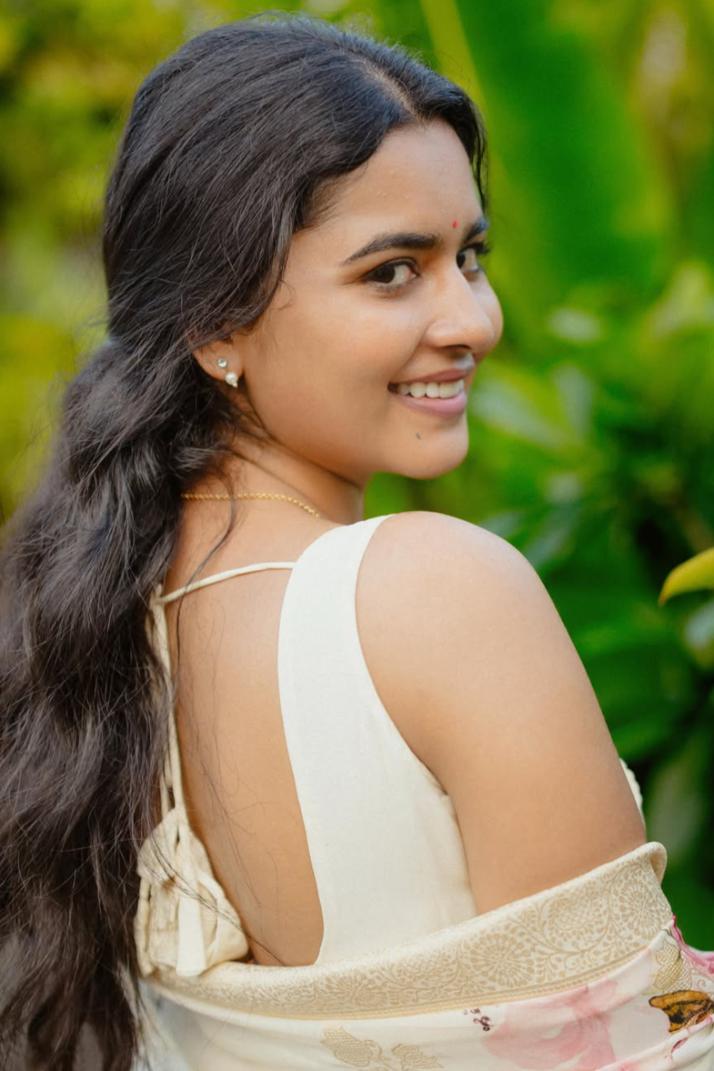 ஹார்ட் பீட் வெப் சீரிஸ் நடிகை தீபா பாலுவின் லேட்டஸ்ட் புகைப்படங்கள் | Heart Beat Web Series Actress Deepa Balu Photos