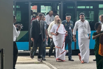 இந்தியா ஆன்மீக குரு இலங்கைக்கு விஜயம்